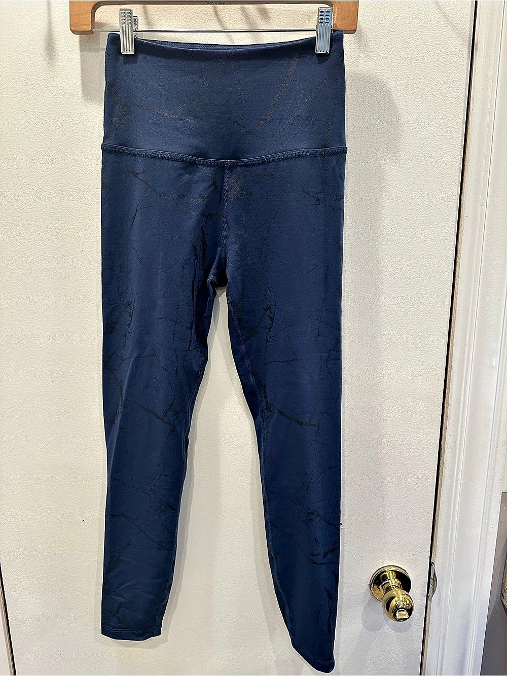 Beyond Yoga Lost Your Marbles High Waisted Midi Legging Blue Small